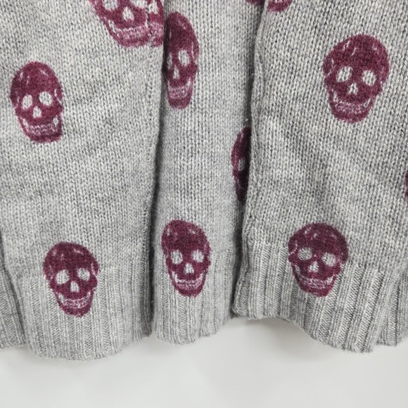 Skull Cashmere Sweater Size Medium Riley Grey Burgundy Skulls V Neck - Picture 7 of 16